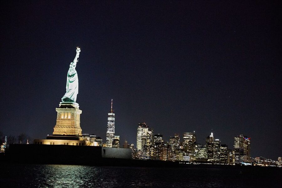 New York City: Holiday Jazz Classic Motor Yacht Cruise - Who This Cruise Is Best For (And Who Might Not Love It)