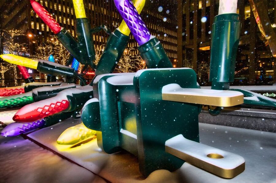 New York City: Holiday Lights Extravaganza Walking Tour - What to bring (and what not to bring)