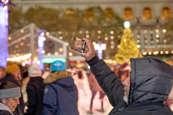 New York City Holiday Movie Sites and Lights Bus Tour - Midtown lights and storefront stops you’ll want your camera ready for