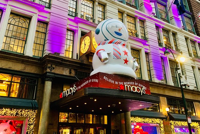 New York City Holiday Movie Sites and Lights Bus Tour - Rockefeller Center and Fifth Avenue: the biggest payoff area