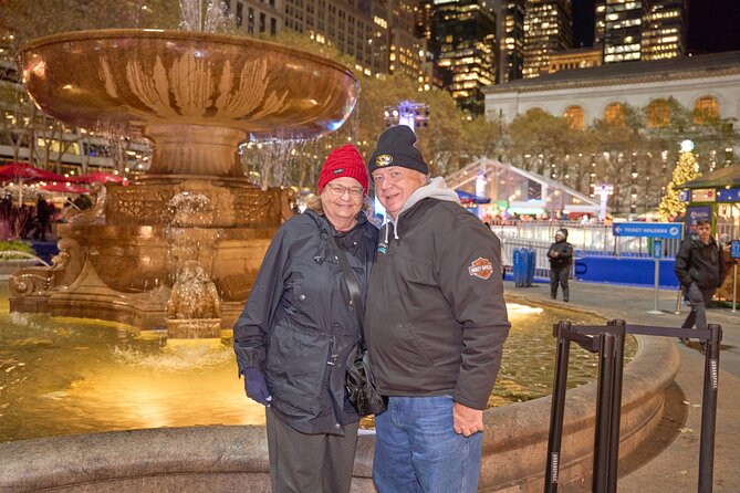 New York City Holiday Movie Sites and Lights Bus Tour - Guide vibes: why narration matters more than you think