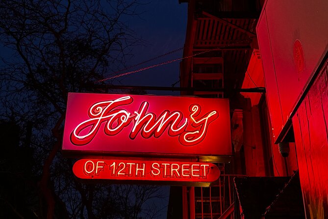 New York City Mafia and Local Food Tour led by NYPD Guides - John’s of 12th Street: Speakeasy-Era Style and a Mafia-Linked Legend