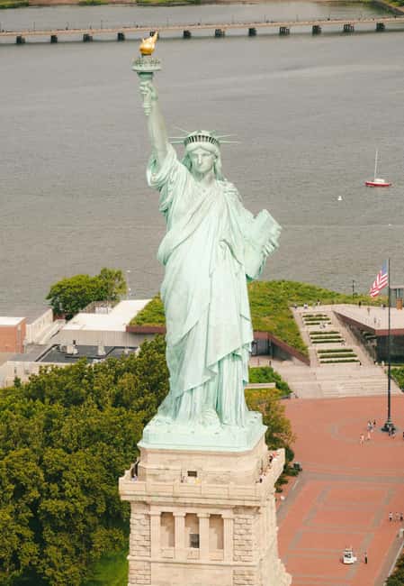 New York City: Minivan Tour - Lincoln Center, then Central Park or New Jersey