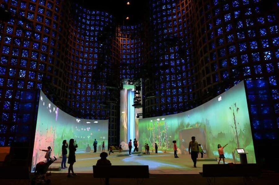 New York City: New York Hall of Science Admission Ticket - Seasonal art and science exhibits that change your day