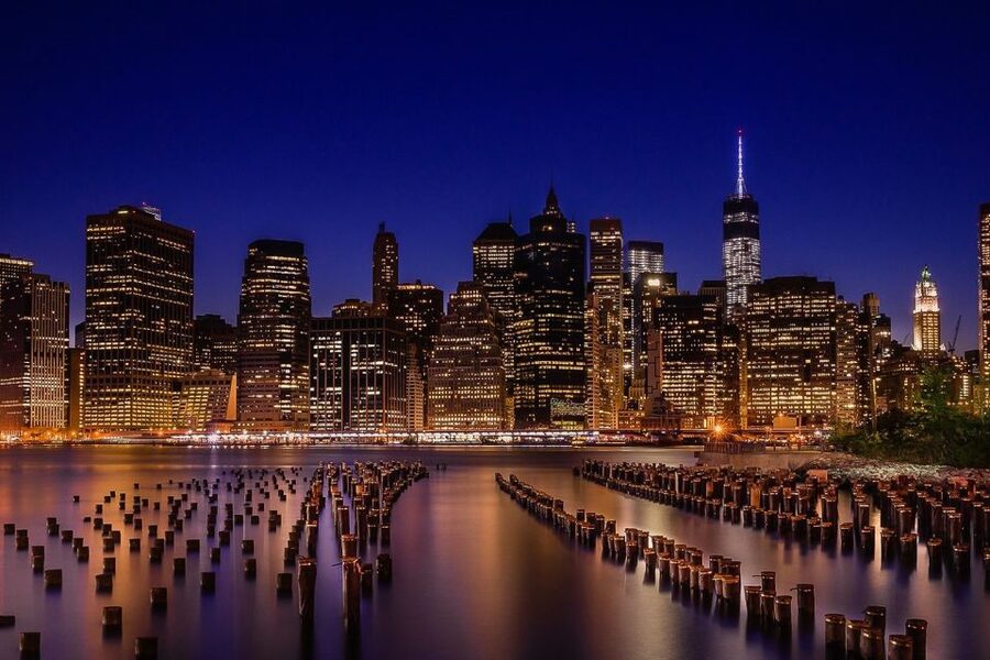 New York City: Night Skyline Bus Tour with Pizza Slice - Hamilton Park: The View and the Duel Story Behind It