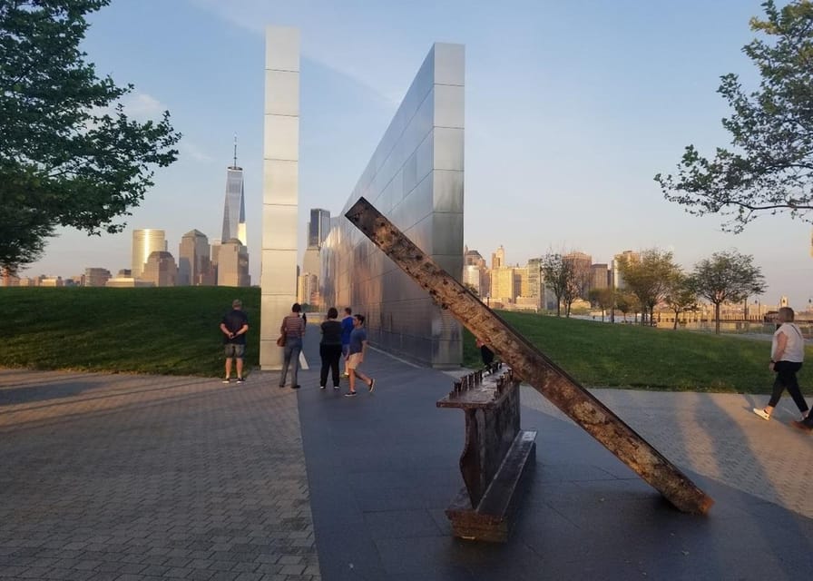 New York City Night Views - A panoramic hop-on-hop-off tour - Liberty State Park: the first big skyline payoff