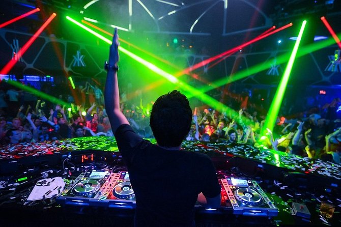 New York City Nightclub Tour - Dress Code and ID: The Small Rules That Can Save Your Night