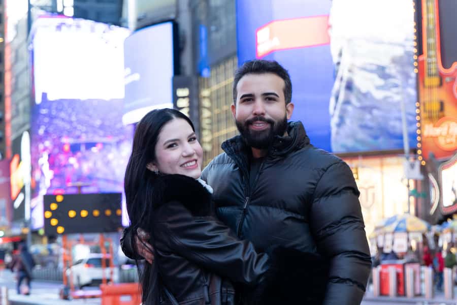 New York City: Photoshoot - Times Square - Rockefeller Plaza Stop: Clean Lines for a Classic NYC Look