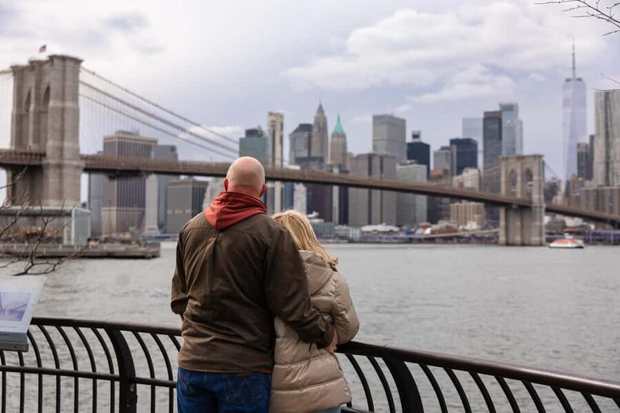New York City: professional photoshoot Dumbo or Central Park - What’s included (and what you’ll need to handle yourself)