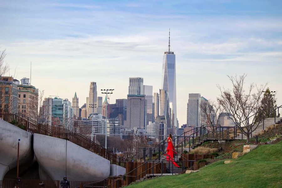 New York City: professional photoshoot Dumbo or Central Park - Private group pricing: why $271 can be a smart deal