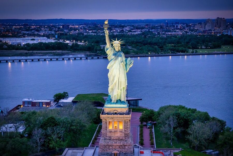 New York City: Romantic Helicopter Proposal - Key things that make this proposal helicopter special
