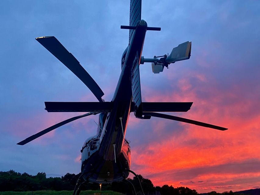 New York City: Romantic Helicopter Proposal - Champagne, roses, and chocolates: small extras that change the tone