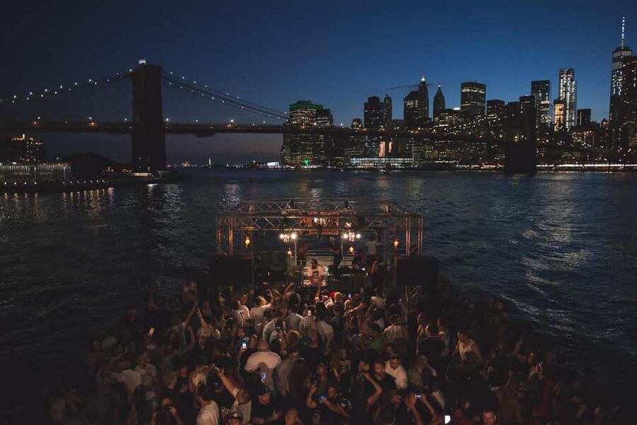 New York City: Sip 'N Groove Evening Cruise with Live DJ - Who Should Book This Cruise (and Who Might Prefer Another Style)