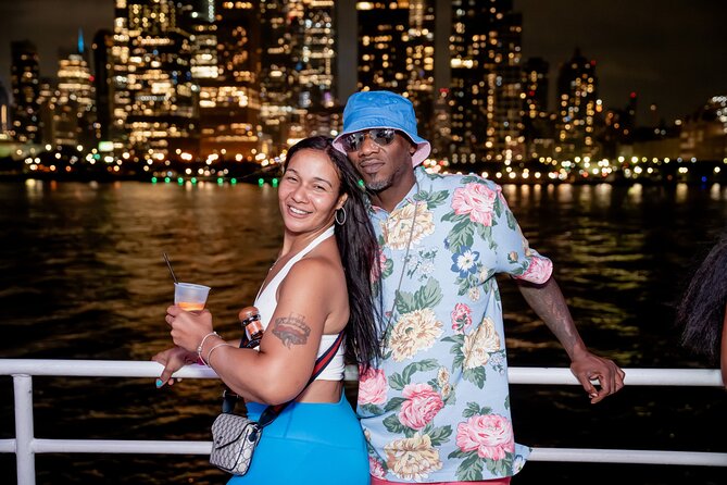 New York City Skyline Dinner Cruise - Music, Host Commentary, and the Narration Question