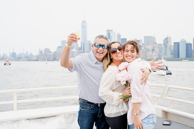 New York City Skyline Dinner Cruise - Getting the Most From Your Photo and View