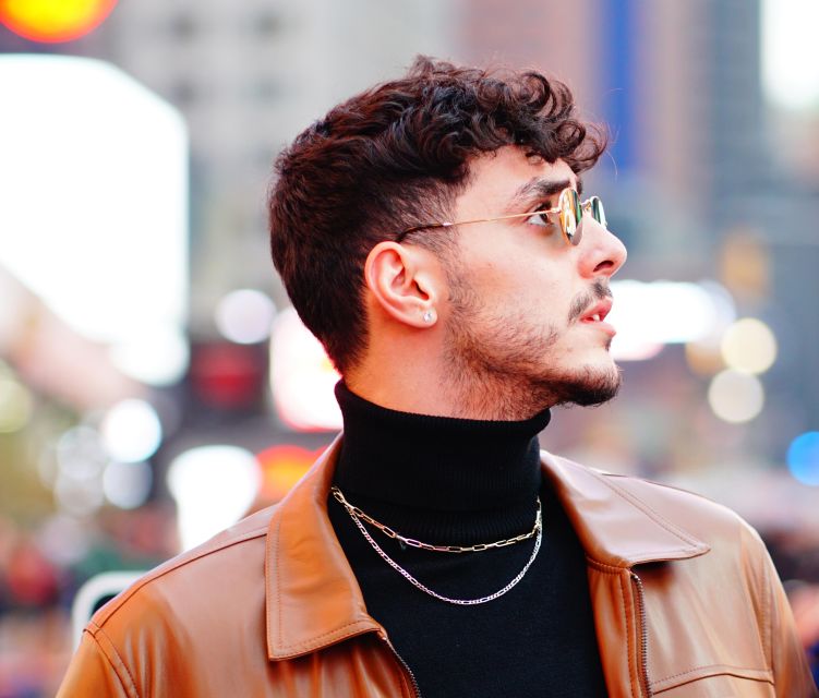 New York City: Solo or Couples Photoshoot in Times Square! - Where you’ll start: Rockefeller Center Plaza meeting point