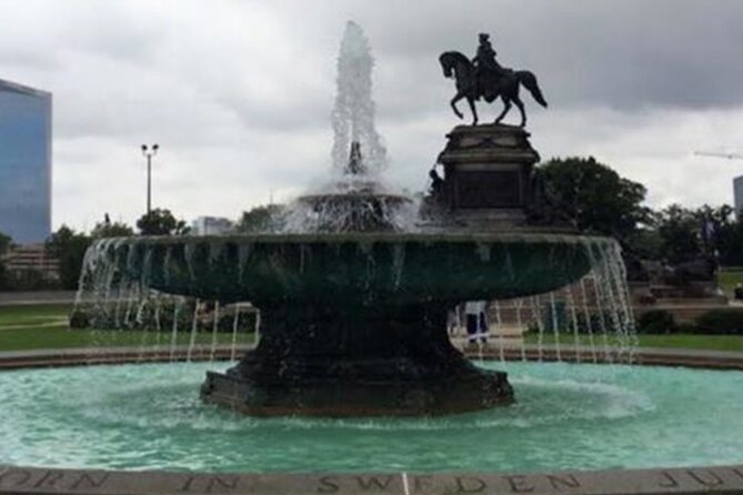 New York City to Washington DC and Philadelphia Tour in 1 Day - The Philadelphia shift: lunch break and heading straight for the Liberty Bell