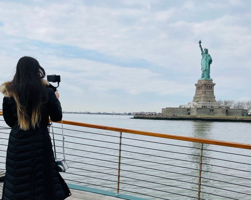 New York City: Weekend Holiday Brunch Cruise - Why this weekend holiday brunch cruise is more than a meal