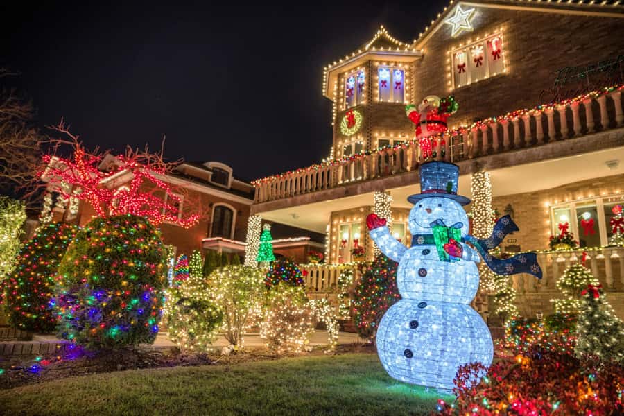 New York: Dyker Heights Christmas Lights Guided Walking Tour - Key things to know before you go