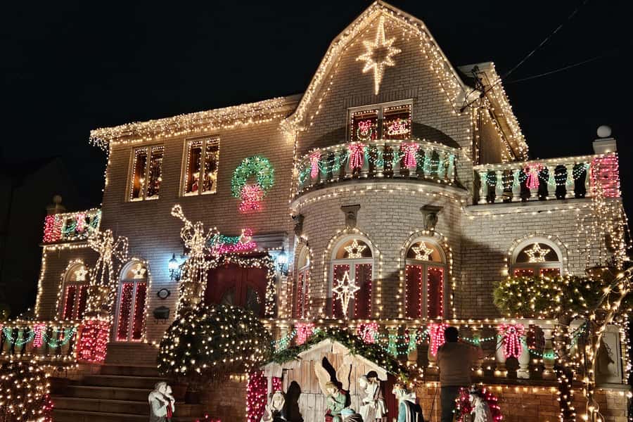 New York: Dyker Heights Christmas Lights Guided Walking Tour - Photo stops on best-decorated streets: how to get shots you’ll actually keep