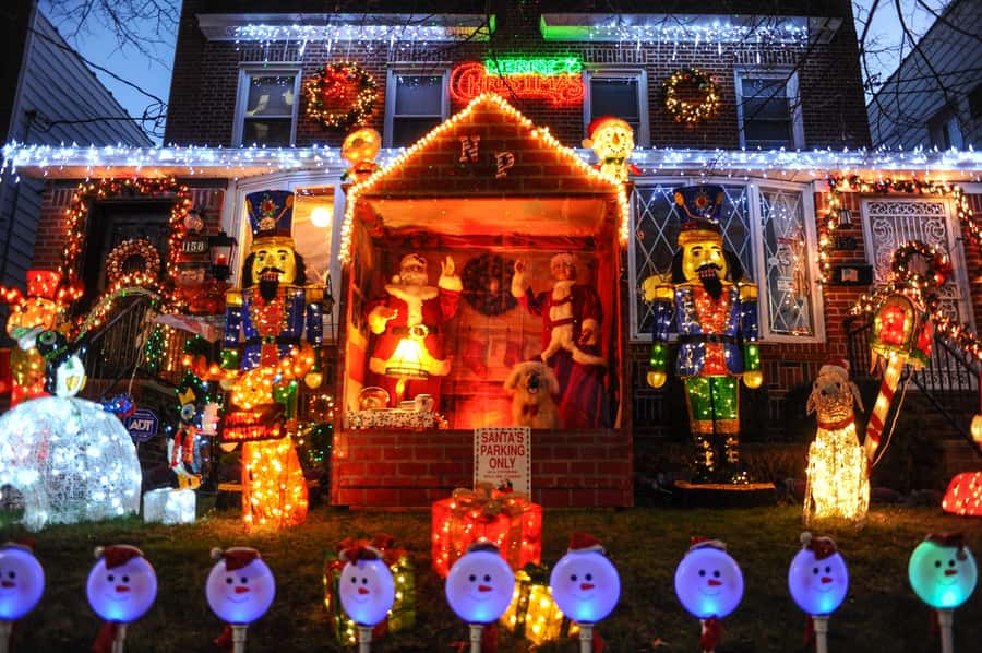 New York: Dyker Heights Christmas Lights Guided Walking Tour - Comfort and weather: what to wear for a two-mile holiday stroll