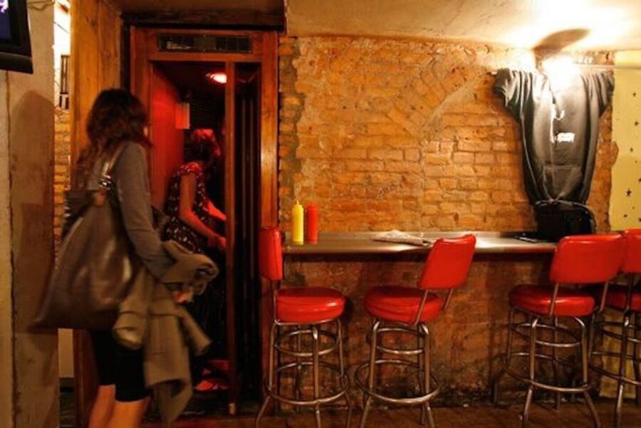 New York: Guided Walking Tour to Hidden Speakeasies - Meeting at Tompkins Square Park: where the hunt begins