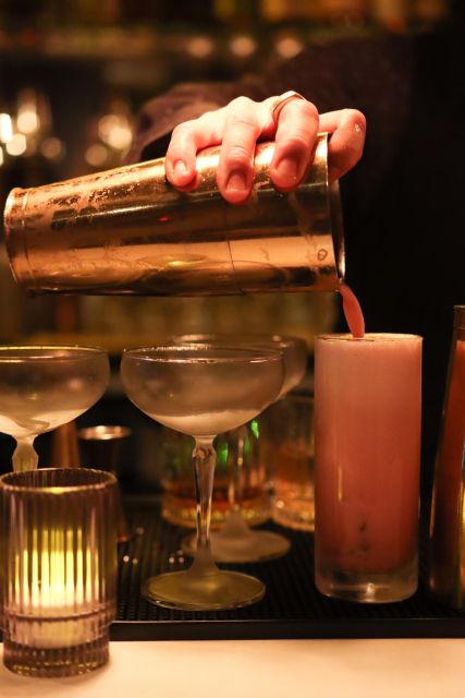New York: Guided Walking Tour to Hidden Speakeasies - Stop 1 in Lower Manhattan: cocktail and spirits time (with practical pacing)