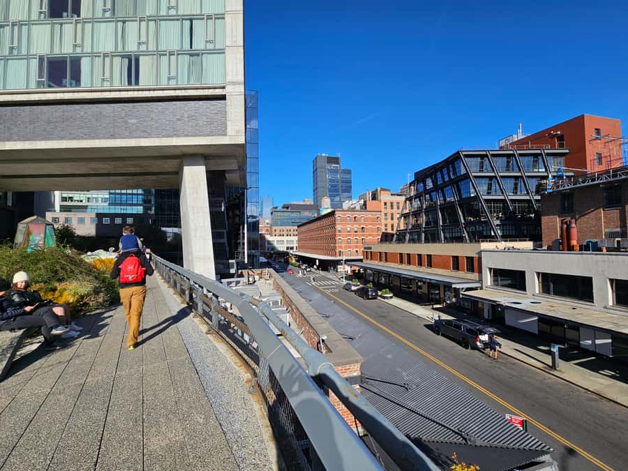New York: High Line, Chelsea Market, and Vessel Guided Tour - What to bring: the “small” items that keep the day easy