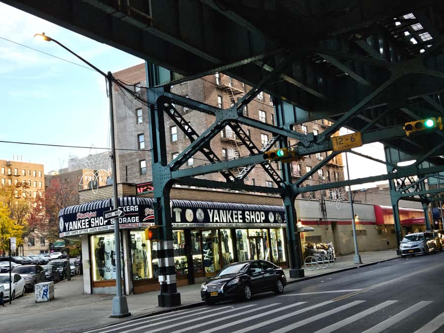 New York: Hip-Hop, Murals, Sports, and Dangerous Neighborhoods Tour - Hidden local culture stops: coffee shop and barber shop culture