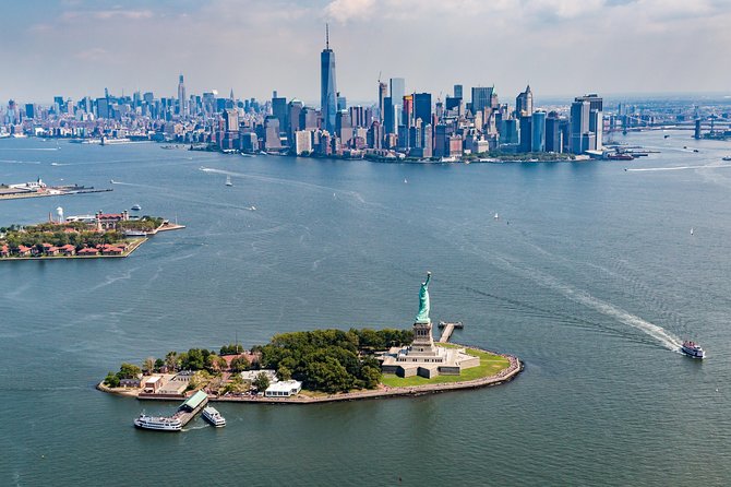 New York Manhattan Scenic Helicopter Tour - Cabin reality: seating, audio headsets, and how to plan your photos