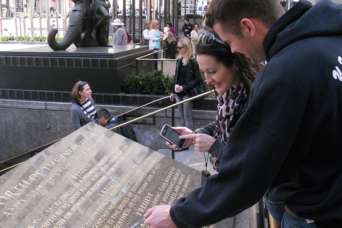 New York Midtown Scavenger Hunt Adventure - How the phone guide and scoring works (and how to make it painless)