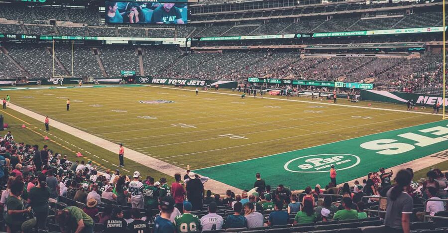 New York: New York Jets Football Game at Metlife Stadium - Jets culture in the stands: Gang Green with real New York flavor