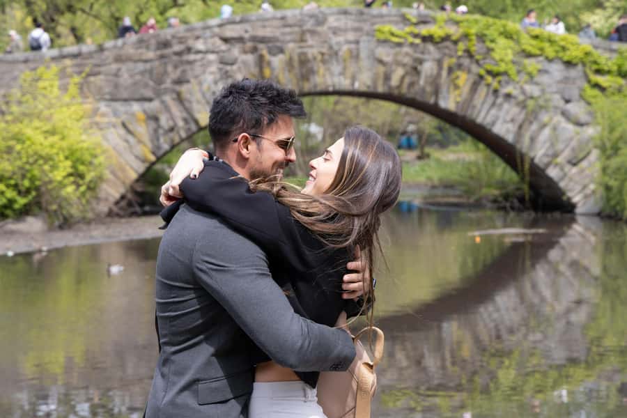 New York: Photoshoot in NYC Central Park 5th Ave - Starting at The Plaza Hotel: a big, photogenic way to begin