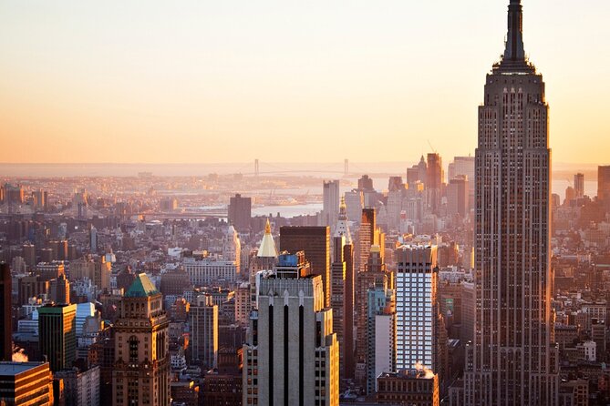 New York Private Airport Transfer to City Center - EWR Pickup: 60-Minute Buffer and Sign Pickup