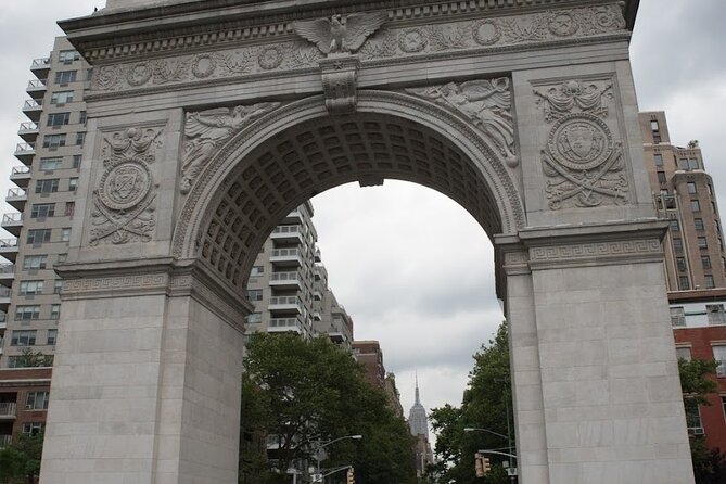 New York Private Food Tour with 6+ Tastings in Greenwich Village - Walking Through Two Major NYC Landmarks Along the Route