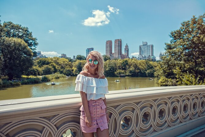 New York: Private Professional Photoshoot at Central Park - Starting at The Dakota: A Smart Meeting Point for the Whole Session