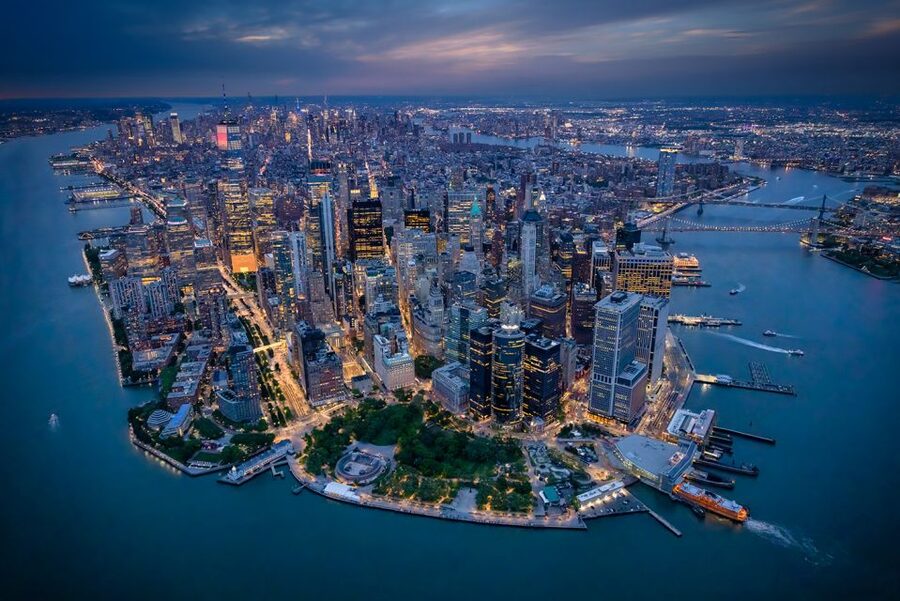 New York: Private Scenic Helicopter Charter with Champagne - Entering the air: how the 2-5 person private setup plays out