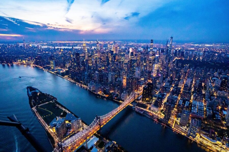 New York: Private Scenic Helicopter Charter with Champagne - Price and value: $4,465 per group is steep, but here’s when it makes sense
