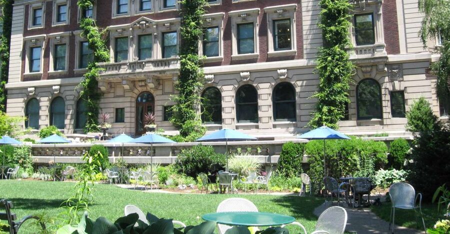 New York, Private Tour: New York in the Gilded Age - The meet point: where the tour starts with real momentum