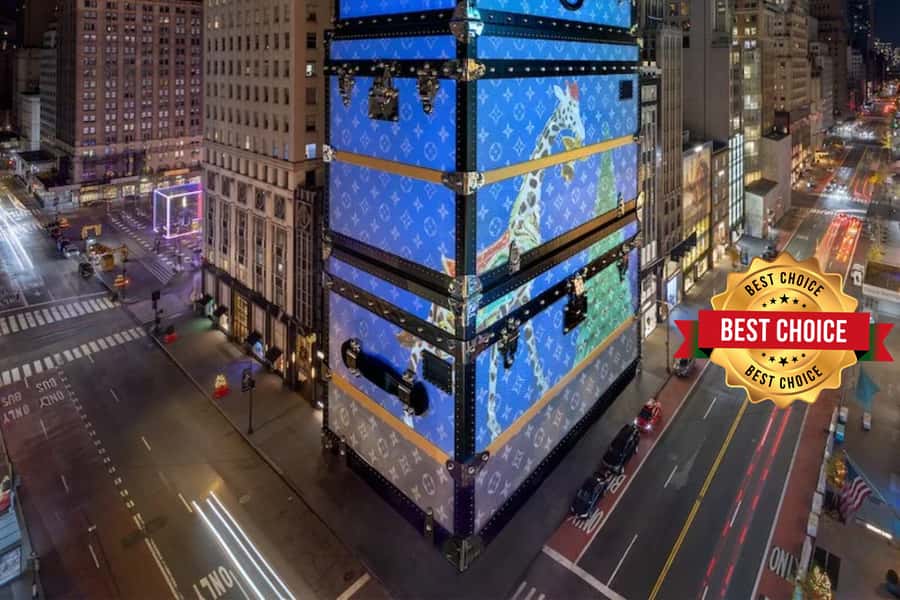 New York: Rockefeller Center Christmas Tree Pedicab Tour - Optional Add-On: Rockefeller Center Ice Rink Time