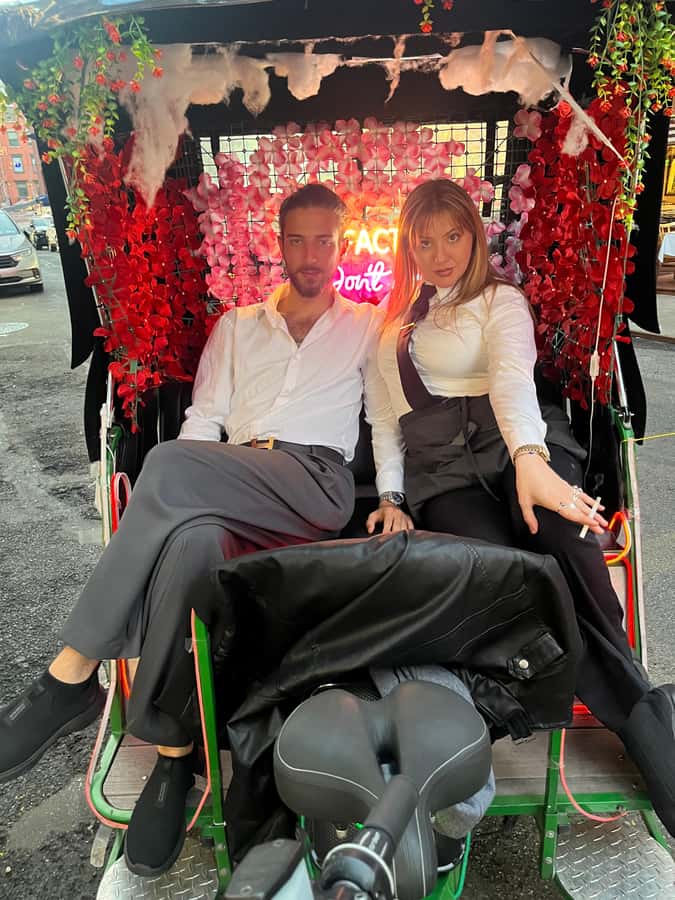New York: Rockefeller Center Christmas Tree Pedicab Tour - Central Park Start at 190 Central Park S: Where the Night Begins Calm
