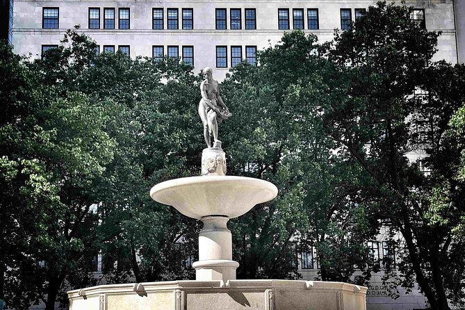 New York’s Iconic Central Park: A Self-Guided Audio Tour - Pulitzer Fountain and Thomas Hastings: art, architecture, and one very specific year