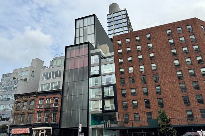 New York Soho and the Village Art and Architecture Tour - 40 Bond St by Herzog and deMeuron: notice how residences speak