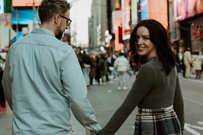 New York: Times Square Professional Photoshoot - Weather and Rescheduling: What to Do If the Day Turns
