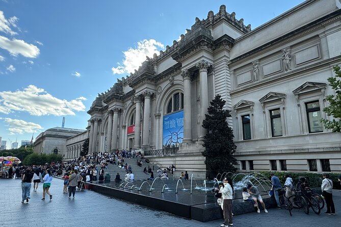New York Upper East Side Art and Architecture Tour - Stop focused: getting your head around the Guggenheim Museum