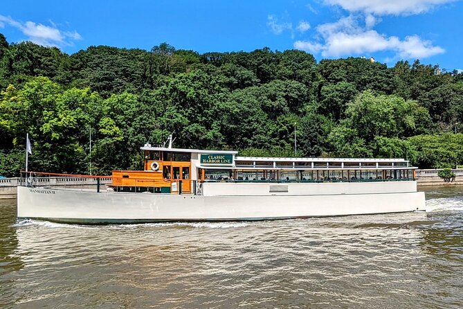 New York Urban Wildlife Sunset Boat Tour - Stop One: Hudson River Skyline Views With One World Trade