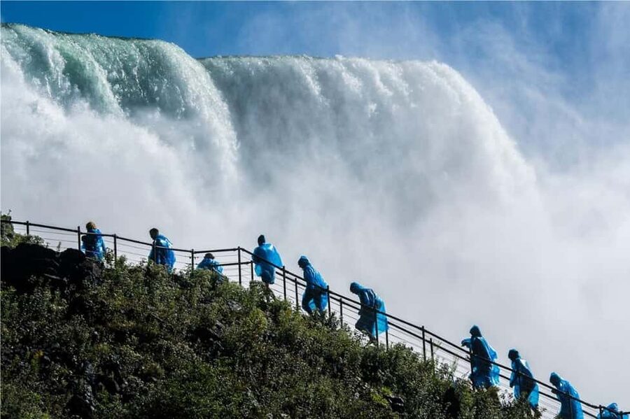 Niagara Falls, Corning, Finger Lakes 2 Day Tour from NYC - Corning Museum of Glass: An Unexpected Win for Non-Niagara Time