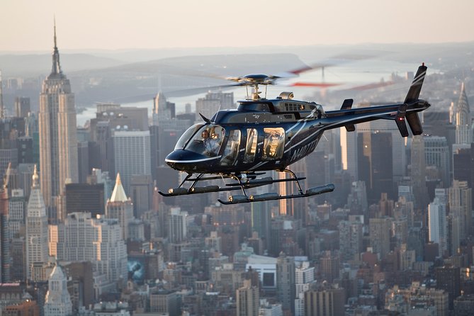 NY Helicopter Tour: Manhattan & Brooklyn (Heliport Fees Incl.) - Your route in order: landmark by landmark from the air