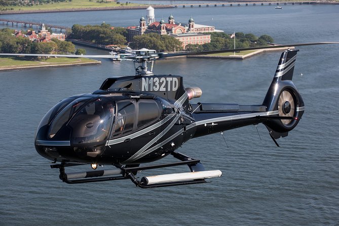 NY Helicopter Tour: Ultimate NYC Sightseeing (Heliport fees Incl) - Brooklyn Bridge to Liberty and Ellis Island: the waterfront wow factor