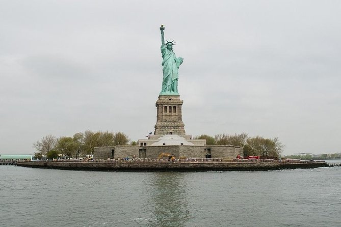 NY: Statue of Liberty, Ellis Island, 9/11 Memorial Museum, Cruise - Battery Park Orientation: Getting Your Bearings Near the Harbor